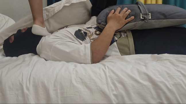 【爱秀套图】初中残暴精神小妹跳踩调教 YC-250608-8