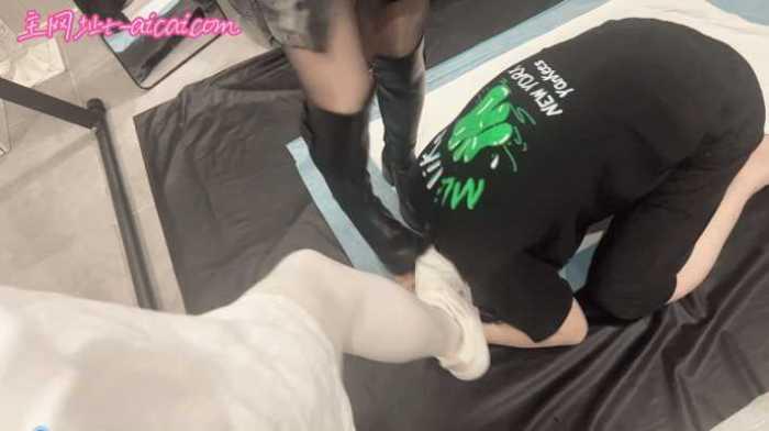 【爱秀套图】南京南星S携闺蜜爆踹狗头 YC-250608-6