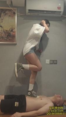 【爱秀套图】椰酱匡威帆布鞋踩踏 YC-250610-2