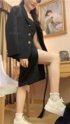 【爱秀套图】【小麦】小白鞋白袜踩/揪耳朵/打手心/嘴塞袜/掐脖【完整版】