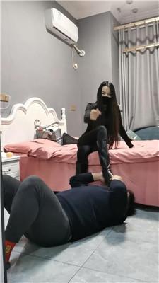 【爱秀套图】【皮皮S】人体垃圾桶-咀嚼物呕吐物圣水【完整版】