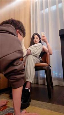 【爱秀套图】【不知名美女】车模S-皮鞋白袜黑丝气味控制