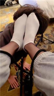 图片[7]_不知名美女车模S-皮鞋白袜黑丝气味控制