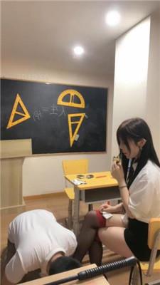 图片[2]_司野教室公开处刑-欺负抖M坏学生上