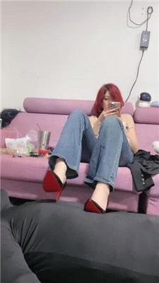 图片[2]_冰诺边直播边高跟踩狗