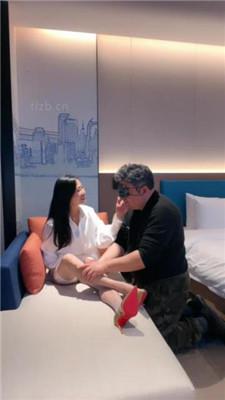 【爱秀套图】【爱丽丝】双主-狗继父的卑微伺候