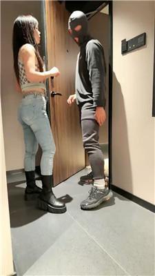 【爱秀套图】【梦涵】短靴白袜高跟裸足引导小白狗bf45975