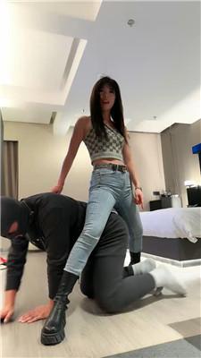 梦涵短靴白袜高跟裸足引导小白狗 bf45975