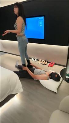 梦涵短靴白袜高跟裸足引导小白狗 bf45975