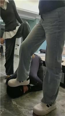 DO猫双S-舔不干净鞋子被暴揍三视角版 bf45780