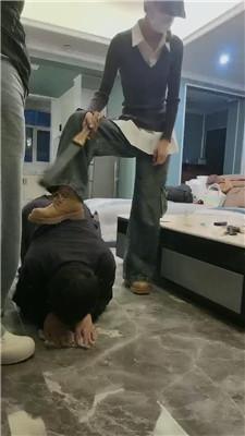 DO猫双S-舔不干净鞋子被暴揍三视角版 bf45780