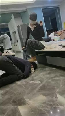 DO猫双S-舔不干净鞋子被暴揍三视角版 bf45780