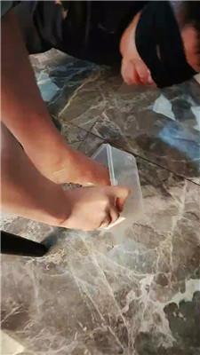 DO猫桌底视角-带闺蜜虐脚下奴三视角版 JS241012-9