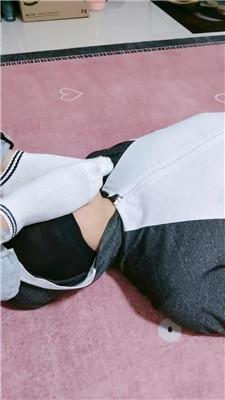 【爱秀套图】【五公主】臭白袜脚捂脸窒息/裸足狂舔JS241012-14