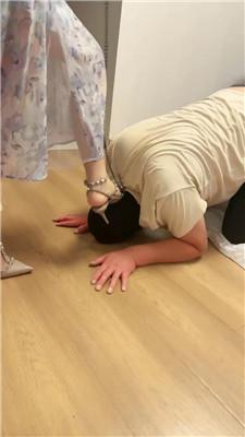 暖暖耳光/铆钉高跟踩/镜前羞辱/狂吸肉丝脚 bf43607