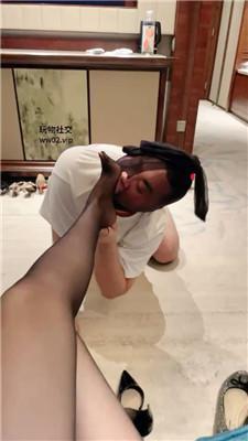 楚楚大人高跟黑丝踩虐/磕头求虐 JS241018-3