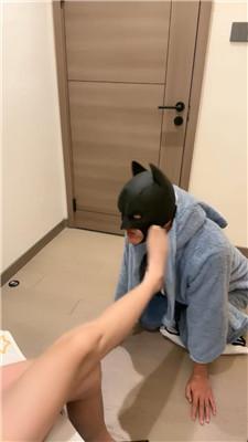 玥希希骑狗背/舔高跟玉足 JS241017-36