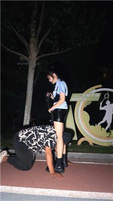 泡泡深夜户外狗链遛狗犬化 bf44287