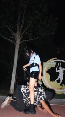 泡泡深夜户外狗链遛狗犬化 bf44287