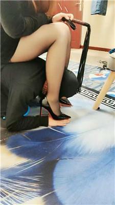 平凡情侣主-骑马转胯狗爬鞭打/黑丝高跟踩虐 JS241023-18