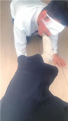 【爱秀套图】【露娜夫妻】跪舔脏长靴黑丝/皮带衣架抽JS241102-26