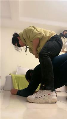 辣姐情侣奴-奴下奴-狗链遛狗/戒尺虐打/骑马舔脏鞋/喝圣水 bf46538