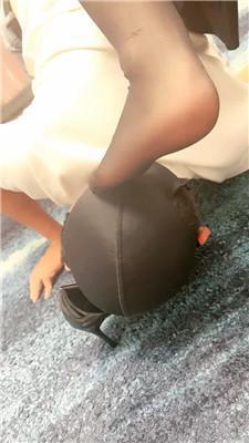 绯闻王妃白领S-高跟黑丝踩-揪耳朵体罚-骑马 bf46537