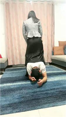 绯闻王妃白领S-高跟黑丝踩-揪耳朵体罚-骑马 bf46537