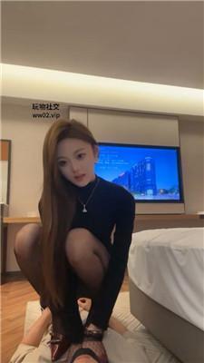 【爱秀套图】【车模尹】高跟黑丝踩踏/丝袜脚捂脸/强制圣水/内裤套bf46498