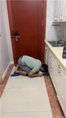 【爱秀套图】【小猫S】同事来家做客想当狗-骑马捆绑滴蜡踢踹bf46500