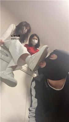 精神小妹双S-居高临下舔脏鞋底白袜 bf46493