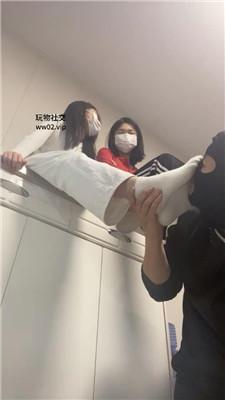 精神小妹双S-居高临下舔脏鞋底白袜 bf46493