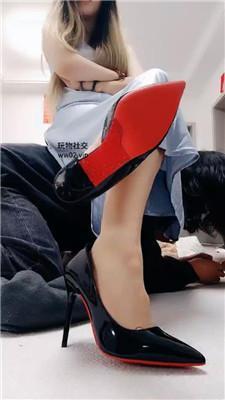 聪慧cc下班回家绿帽老公伺候上 bf46406