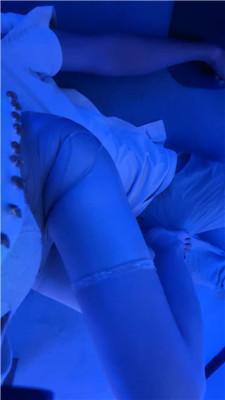 黛樱下跪伺候恋足舔 JS241028-35