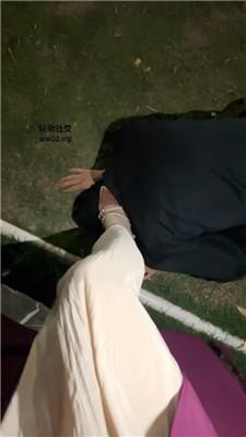 绵绵深夜户外遛狗恋足舔 JS241028-33