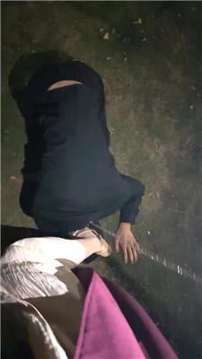 绵绵深夜户外遛狗恋足舔 JS241028-33