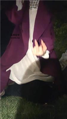 绵绵深夜户外遛狗恋足舔 JS241028-33