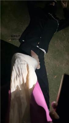 绵绵深夜户外遛狗恋足舔 JS241028-33