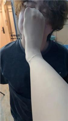 魔鬼天使肉丝脚捂脸窒息 JS241028-16