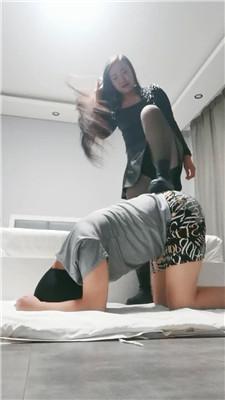允琪全程重度踢踹/短靴黑丝踩踏 bf46256