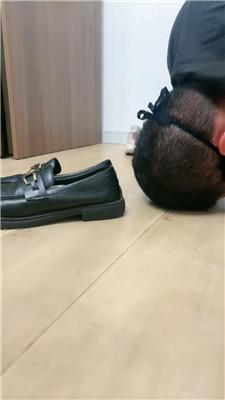 上海学生主邻居偷闻鞋子被我发现 JS241027-4