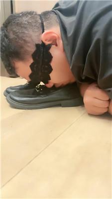 上海学生主邻居偷闻鞋子被我发现 JS241027-4