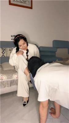 凶大无挠喜欢闻原味的贱奴 JS241027-9