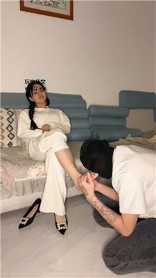 凶大无挠喜欢闻原味的贱奴 JS241027-9