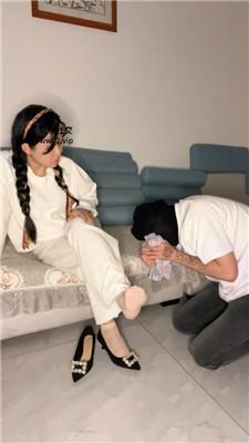 凶大无挠喜欢闻原味的贱奴 JS241027-9