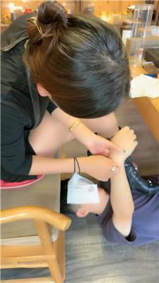 沅芷大人高跟皮靴桌底蹂躏圈养家奴 bf46250