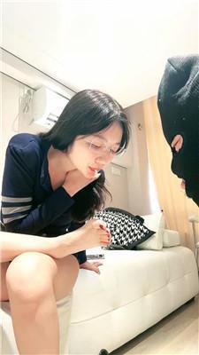 尤雾运动鞋白袜连环踢裆/高跟踩踏/碾压狗头/裸足深喉 bf46248