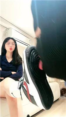 尤雾运动鞋白袜连环踢裆/高跟踩踏/碾压狗头/裸足深喉 bf46248