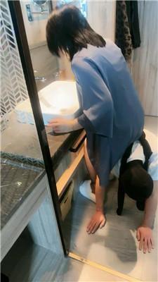 伊潼头顶鞋/舔闻黑丝jio/喂漱口水/鞭打耳光 bf46244