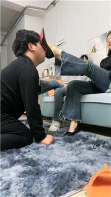 萝卜双女暴打贱狗耳光脸都打肿了 JS241026-15